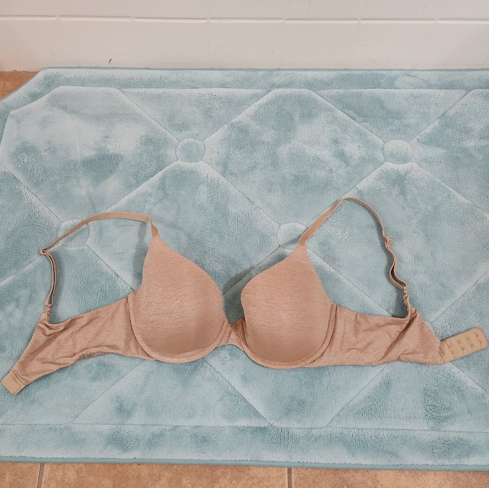 Like New Nude VS uplift semi demi bra